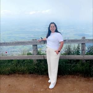 Meet your Posher, Isabel